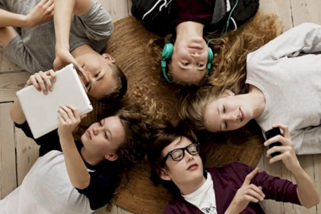 Hangi Yaş Grubu, Günde Ne Kadar Teknoloji Kullanmalı?
